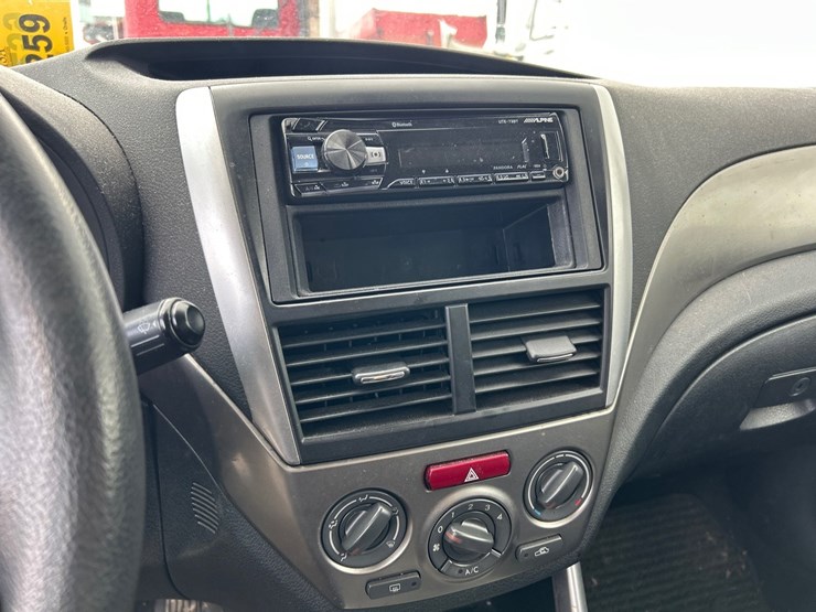 2010-subaru-forester-image-38