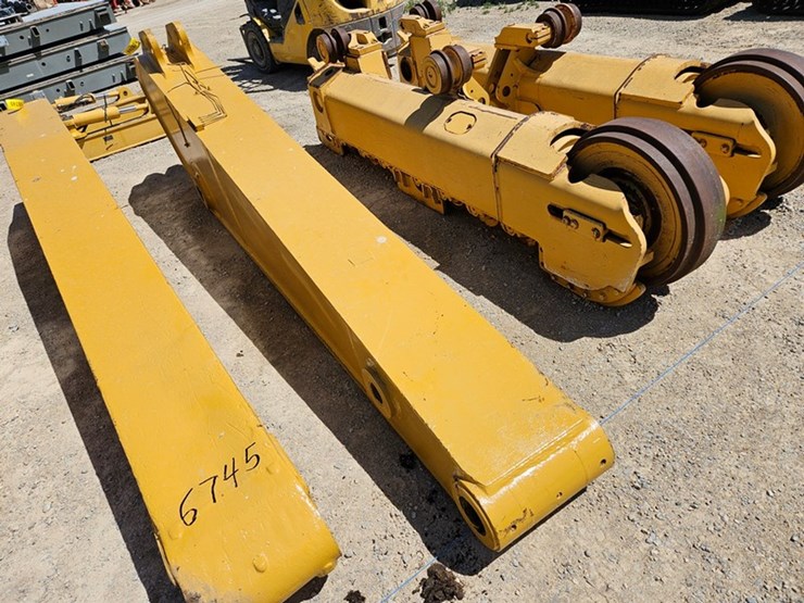 caterpillar-15-image-5