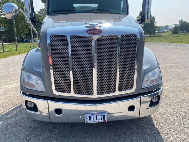 2019-peterbilt-579-image-6