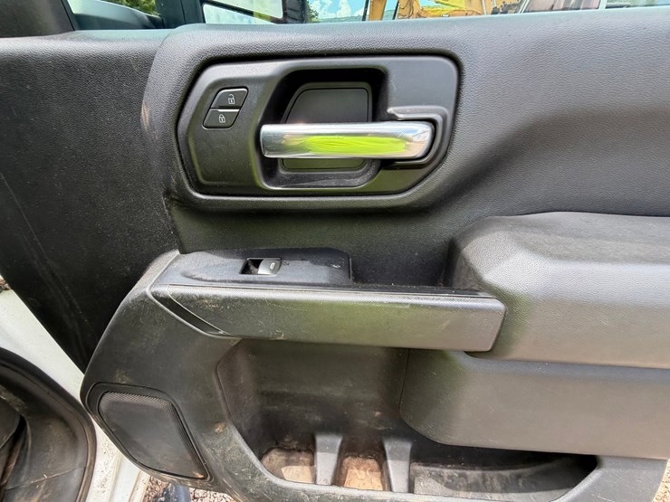 2020-chevrolet-3500hd-image-59