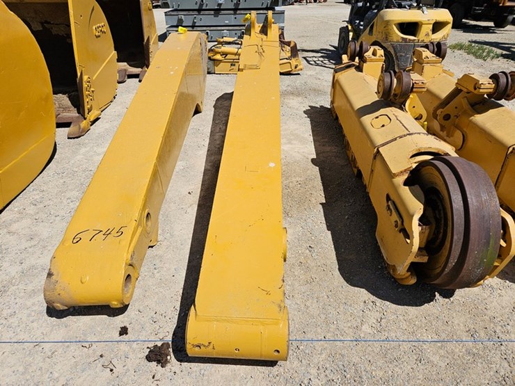 caterpillar-15-image-6