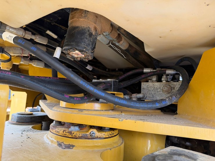 caterpillar-930h-image-22