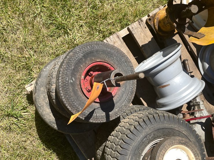 #2182-•-pallet-of-lawn-tractor-tires-image-12