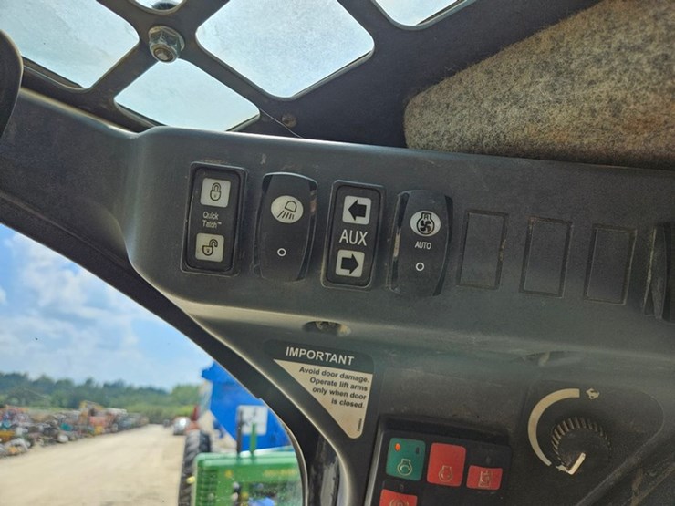 deere-325g-image-36