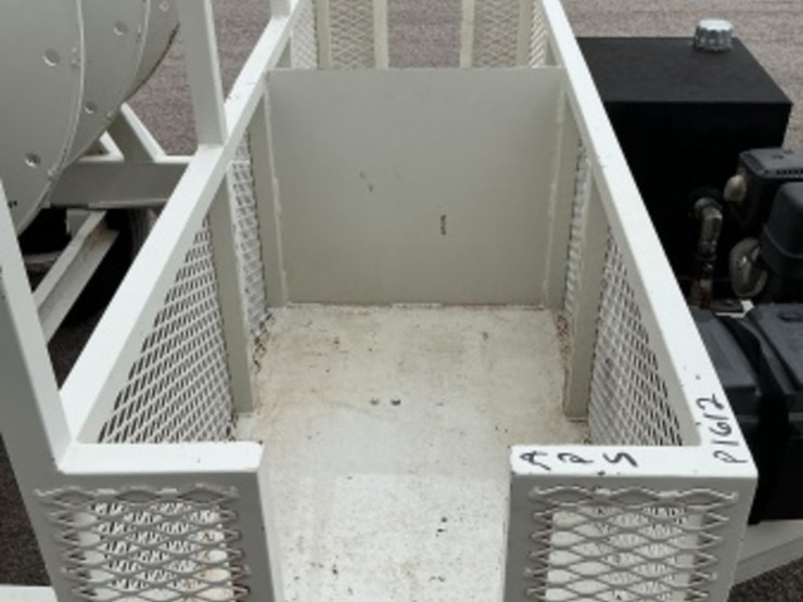 2016-fleming-rt2085gh-reel-trailer-image-12