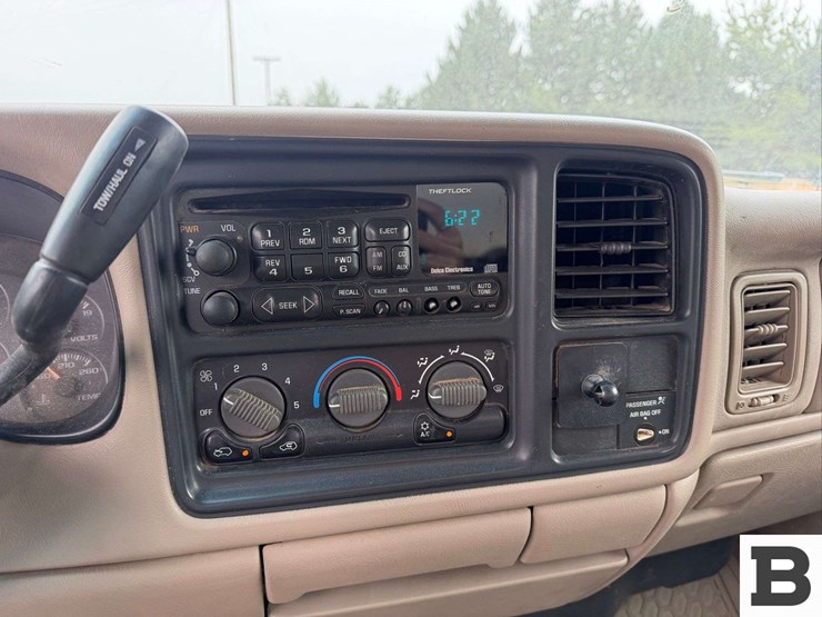 2001-chevrolet-silverado-2500hd-image-22