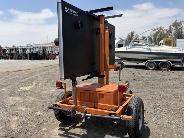 2013-vermac-arrow-board-trailer-image-5
