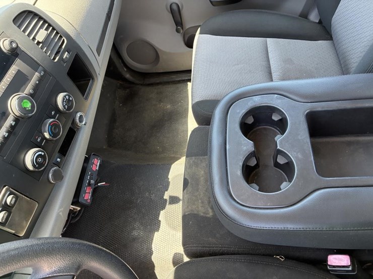 2009-chevrolet-silverado-pickup-truck-image-16