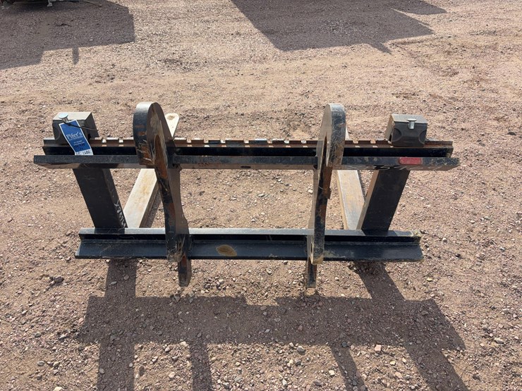 caterpillar-forks-image-5
