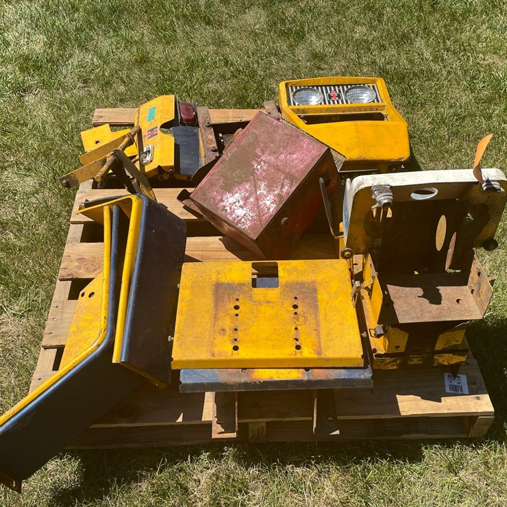 #2183 • Pallet of Cub Cadet Lawn Tractor Parts