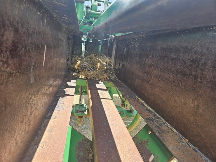 john-deere-24t-image-21