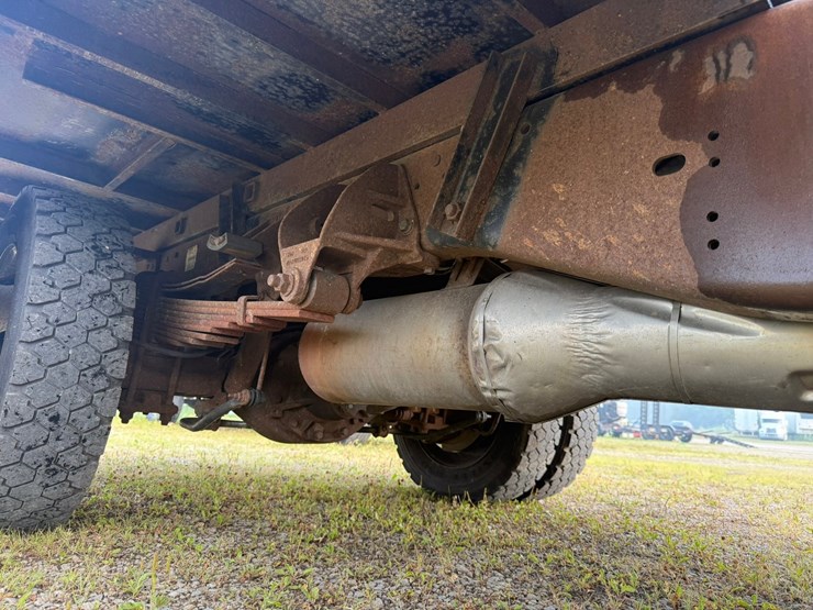 2011-dodge-3500-image-23