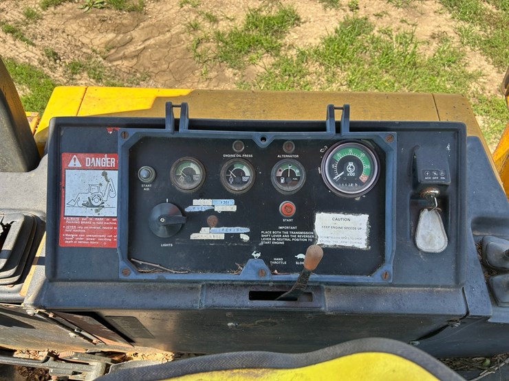 john-deere-610b-backhoe-image-42
