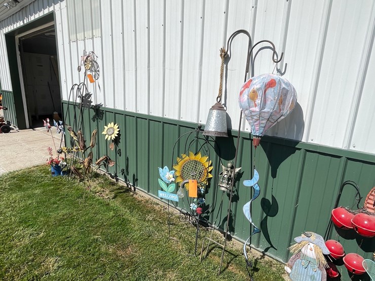 #2145-•-various-metal-yard-decorations-image-1