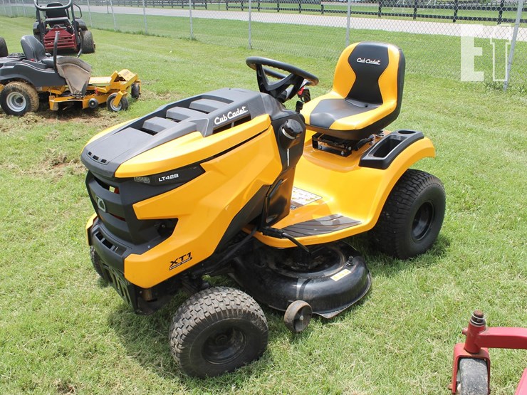2023-cub-cadet-xt1-lt42b-image-3