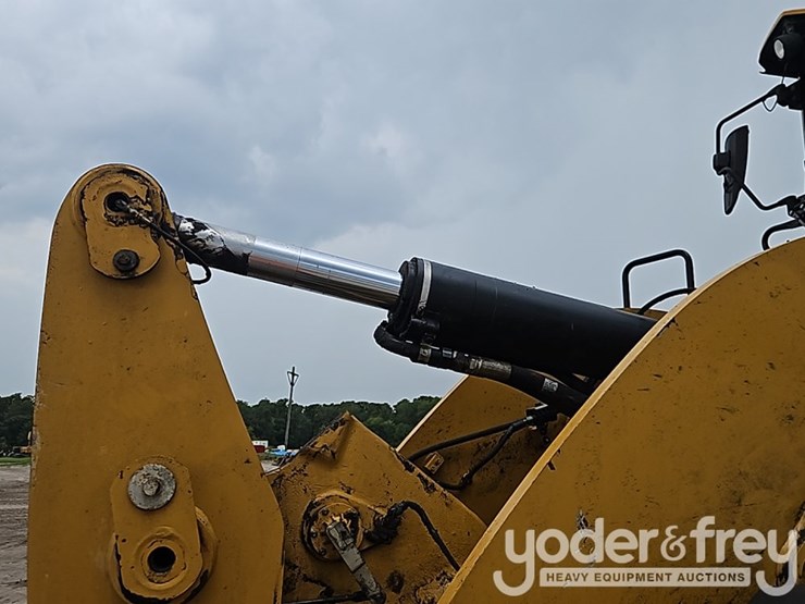 2020-caterpillar-938m-image-15
