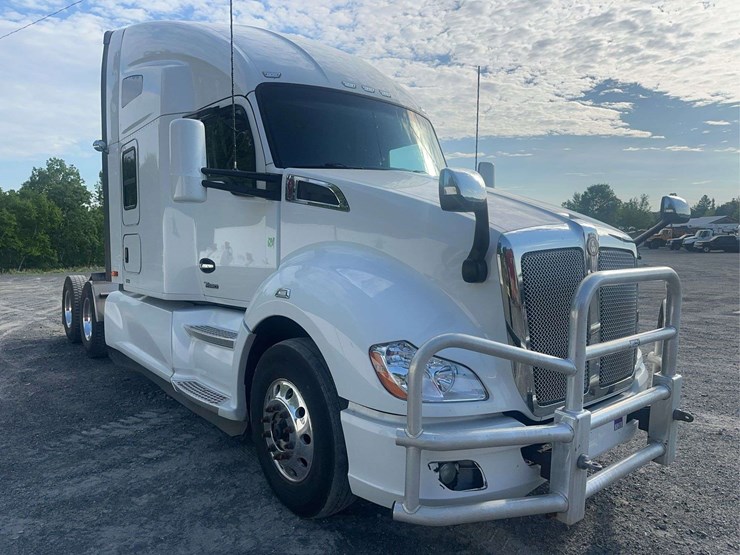 2022-kenworth-t680-image-3