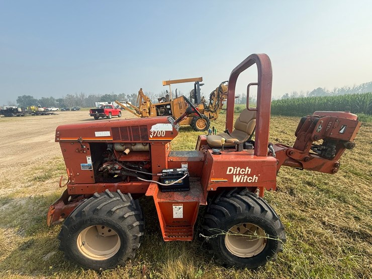 ditch-witch-3700dd-image-2
