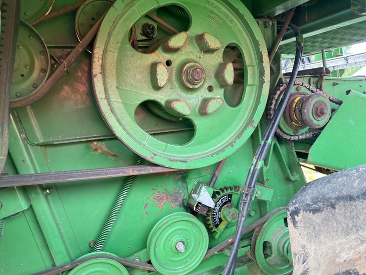 john-deere-4420-combine-image-16