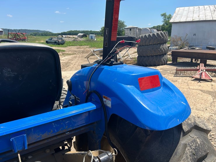 2004-new-holland-tc55da-tractor-image-18