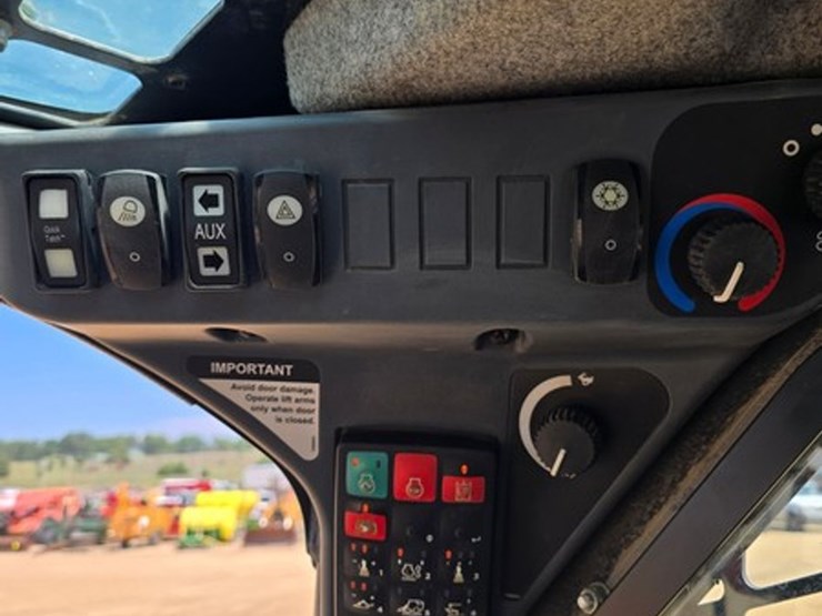 deere-330g-image-22