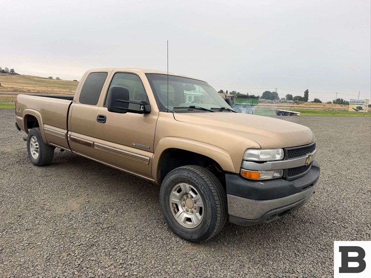 2001-chevrolet-silverado-2500hd-image-9