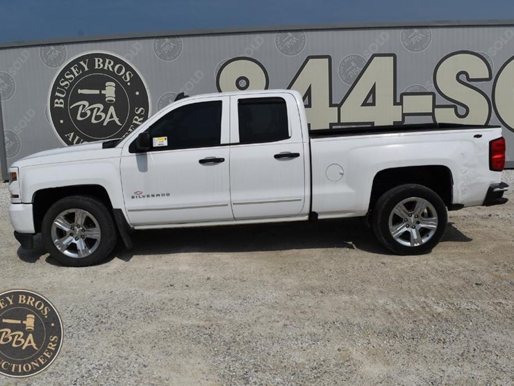 2017-chevrolet-silverado-1500-image-13