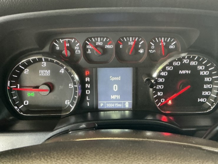 2017-chevrolet-3500hd-image-17
