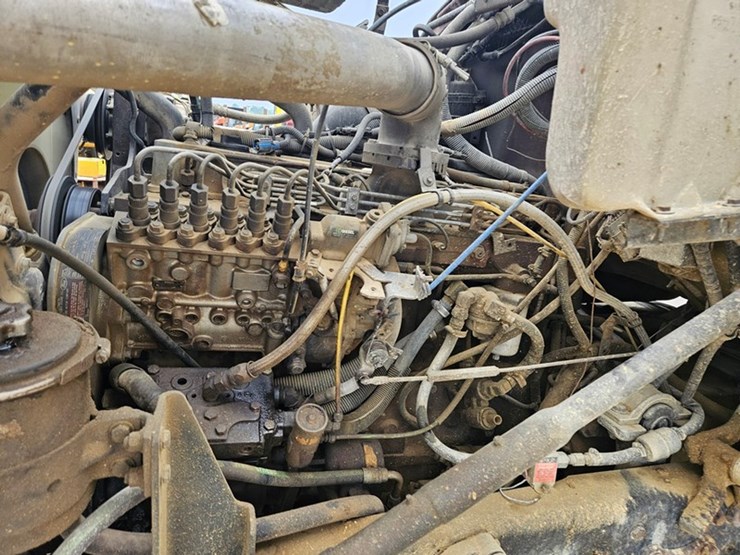 1995-ford-l8000-image-10