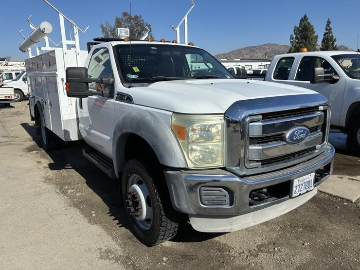 2011-ford-f550-image-2