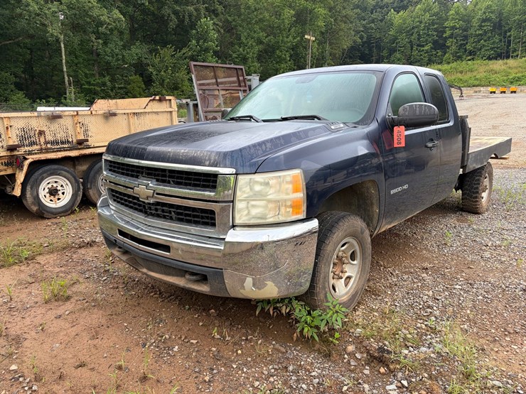 2010-chevrolet-2500-image-1