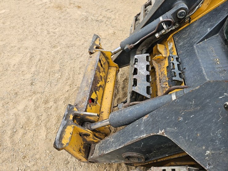 deere-328e-image-10