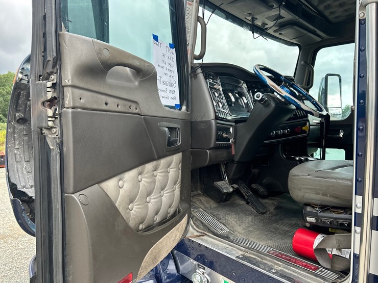 2017-kenworth-t660-image-57
