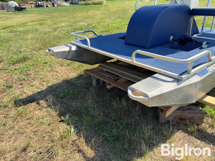 kennedy-10.5’-pedal-powered-pontoon-image-10