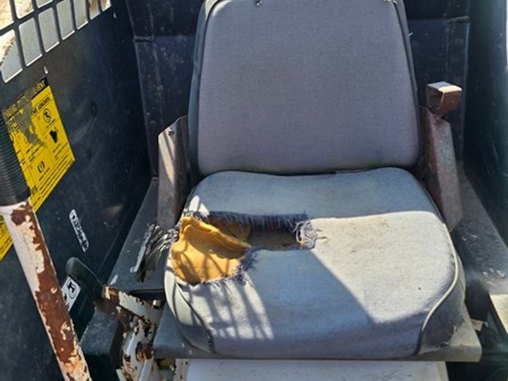 bobcat-825-image-12