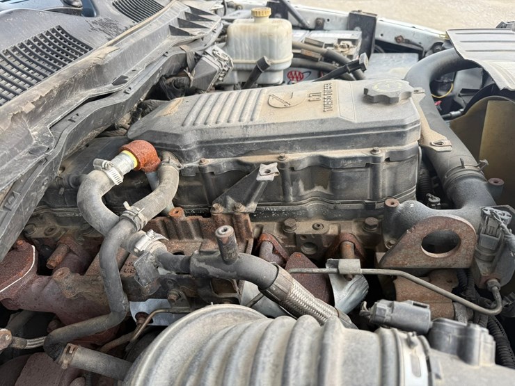 2011-dodge-3500-image-14
