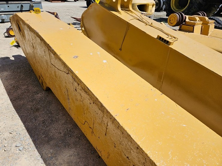 caterpillar-14-image-13