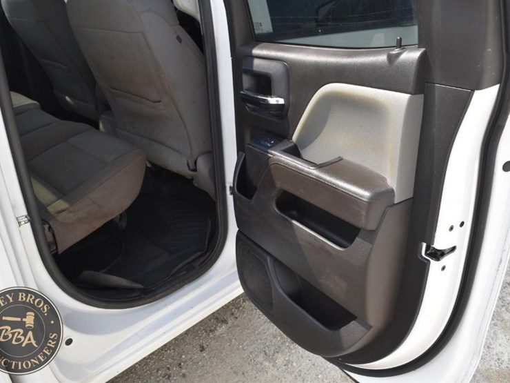 2017-chevrolet-silverado-1500-image-27