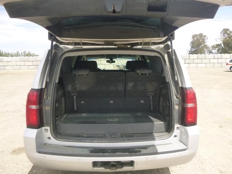 2015-chevrolet-tahoe-image-23