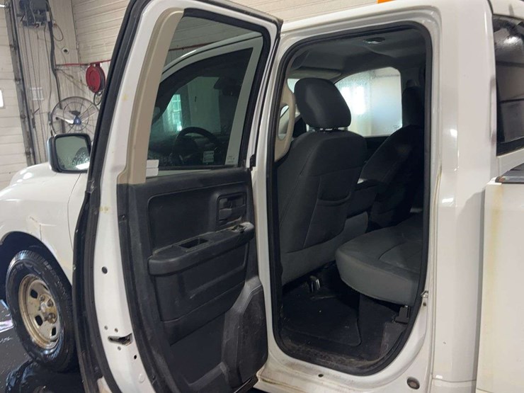 2014-dodge-1500-image-12
