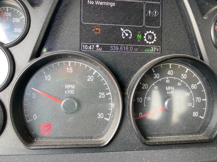 2019-peterbilt-579-image-66