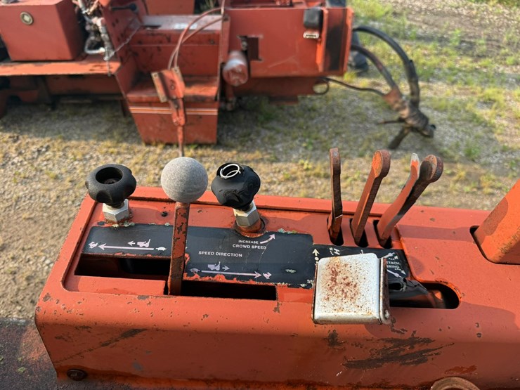 ditch-witch-350sx-image-29