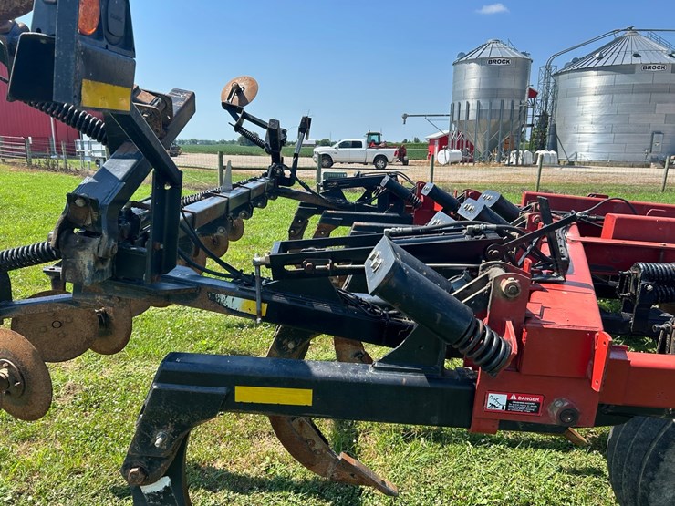 case-ih-730b-ecolo-tiger-ripper-image-26