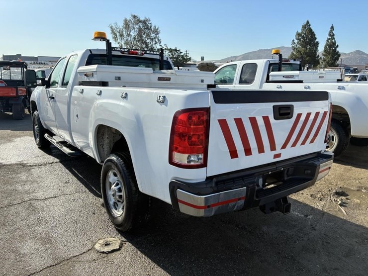 2012-gmc-2500-image-4