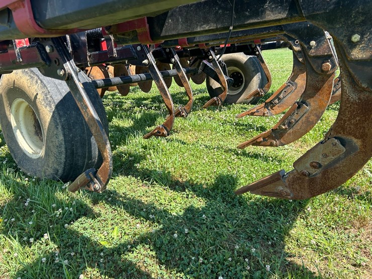 case-ih-730b-ecolo-tiger-ripper-image-20