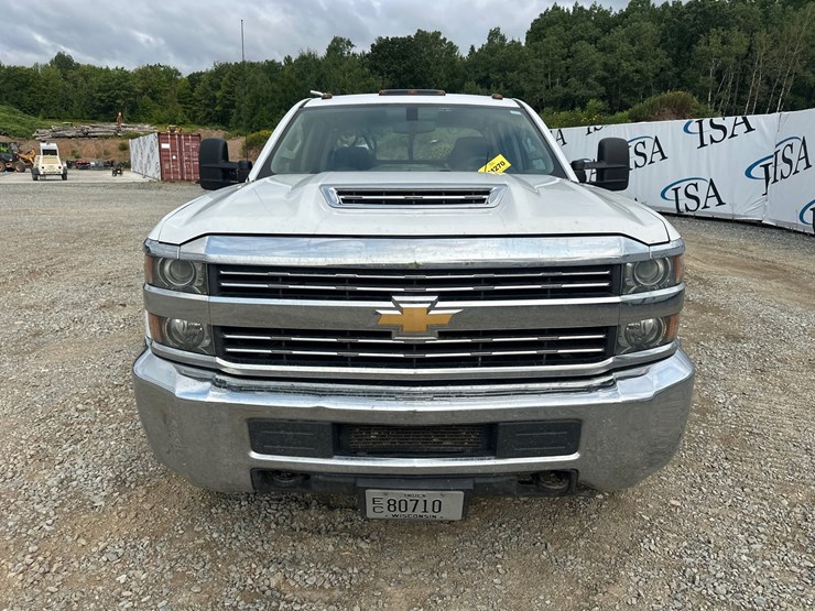 2017-chevrolet-3500hd-image-8