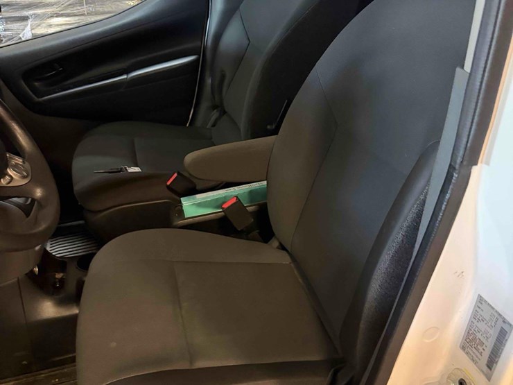 2017-nissan-nv200-image-12