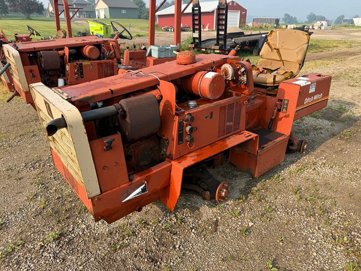 ditch-witch-350sx-image-1