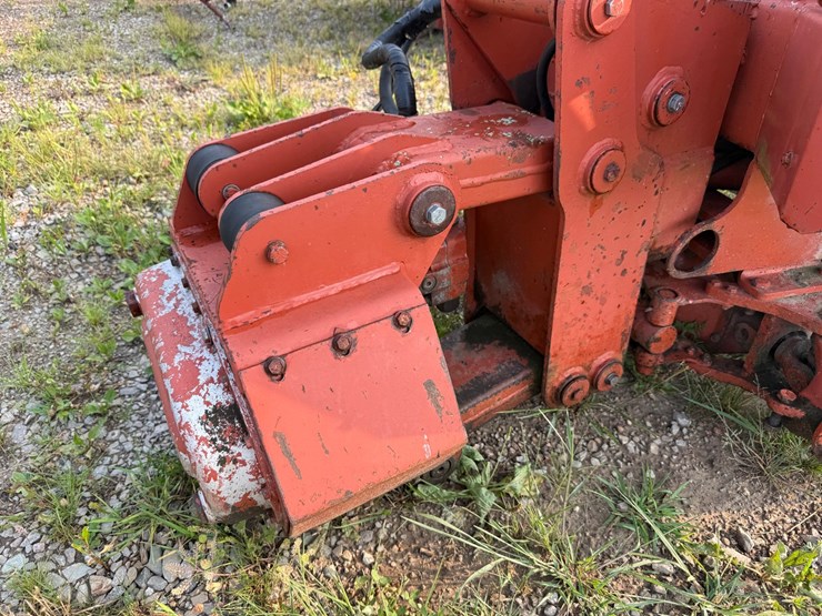 ditch-witch-350sx-image-26
