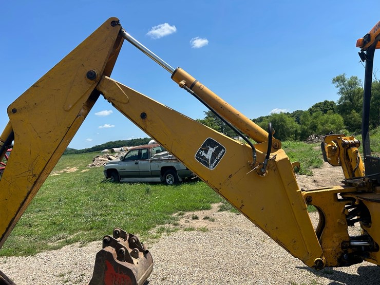 john-deere-610b-backhoe-image-21